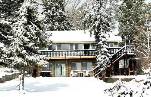 Family Fun Cabin - Mountain home with Game Room, Hot Tub and Lake Views! - Foto 58