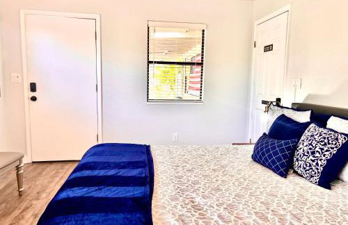 Upgraded, Stylish & Comfy 1 Bedroom/1 Bath Studio - Photo 4