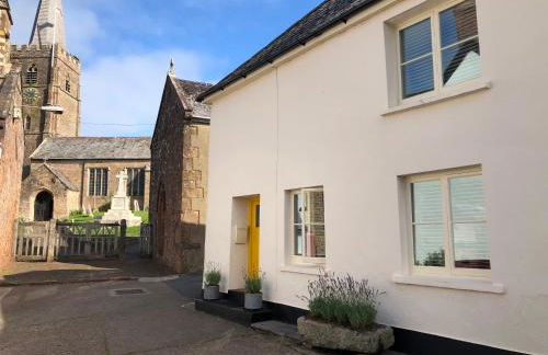 Church View - c. 1750 cosy character cob cottage. - Foto 1