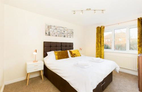 Drayton Manor House FREE parking - Photo 44