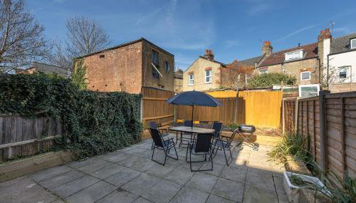 Modern 4 Bedroom House In Woodgreen - Foto 5, Garden, Garden view