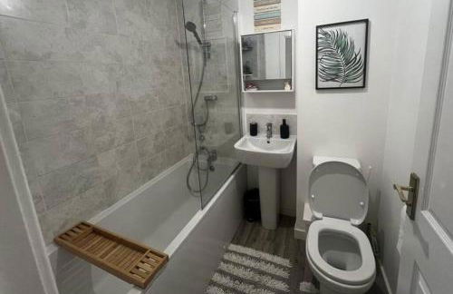 Coastal Comfort - Two Bed Terrace on Barry Island - Foto 14