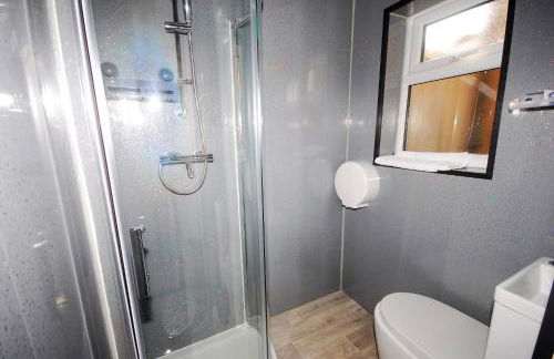 Cozy Hideaway With Hot Tub & Sauna Sleeps 7 - Foto 42