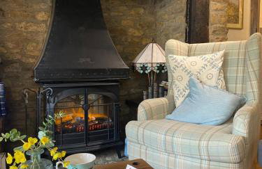 Cosy 18th Century Thatched Country Cottage - 3 bed - Foto 33