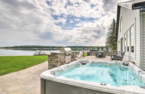 Newly Built Gilletts Lake Gem: Dock & Hot Tub - Photo 2