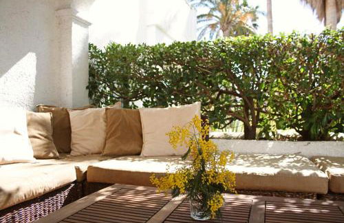 Beautiful seafront house - Photo 8