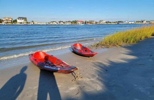 Dock House, Close to Camp Lejeune, water access, DOCK, king bed - Foto 27