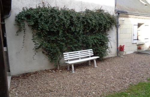 Maison tourangelle restaurée, 3 chambres, jardin clos, village viticole, proche loisirs et équipements bébé - FR-1-381-236 - Foto 2