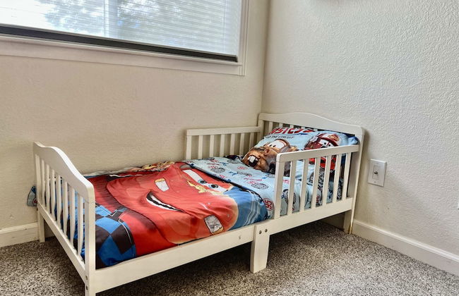 DT Reno - 4BR Home w Patio BBQ Grill Games Room - Foto 12