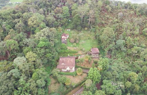 Refúgio Tranquilo na Natureza com Casa de Festas: Perfeito para Família e Amigos - Foto 3