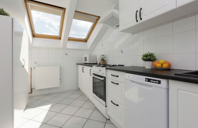 Spacious 3 Bedroom Apartment by Renters - Foto 21