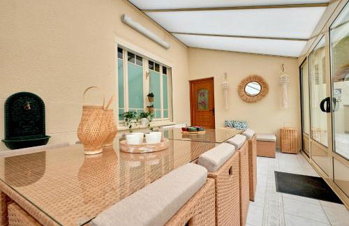 La Villa en Loire, avec Jacuzzi 6 places, Piscine chauffée, boulodrome, salle de jeu, 6 Chambres, vue Loire, 350M2 - Foto 37