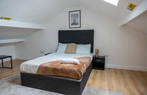 Stylish 3BR 18mins to Peak District,Free, Parking Wifi,Netflix ,Sky Sports - Photo 4