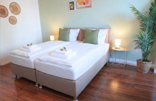 Cozy home with 3 BR, luxury beds, Smart TV, Wifi & private parking spot - Foto 10