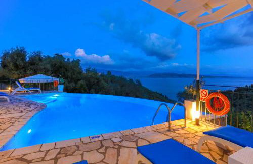 Villa Regina: Above Agni, superb views and pool - Photo 44