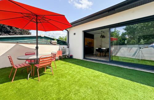 Modern 2 bedroom house, sleeps up to 6 - Photo 1