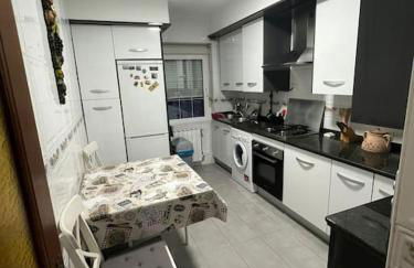 Piso 5 min a pie del centro parking gratis - Foto 8