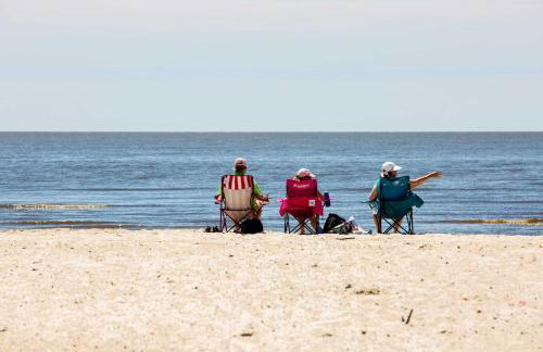 Cloud 9 On The Coast Less Than 1 Mi to Beach! - Foto 29