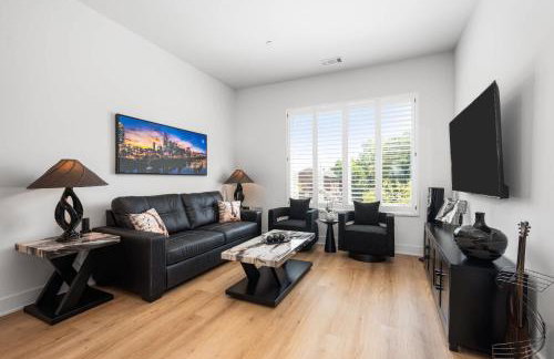 East Nash Condo for 4 with Public Rooftop Near DT - Foto 7