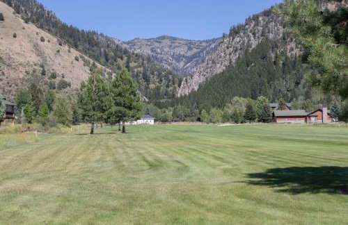 Cedar Creek Chalet - Snowmobilers Dream - Hot tub - Foto 38