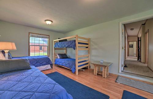 Houghton Lake Family Getaway with Fire Pit! - Foto 25