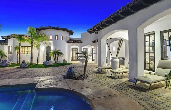 Movie Theater, Game Room, Pool, Hot Tub, & Views Villa Toscana by Avantstay - Foto 42