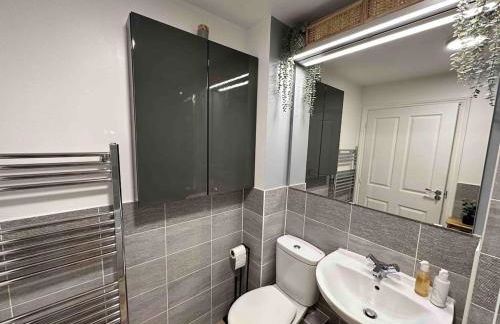 Lovely 2 bedroom home - Photo 5