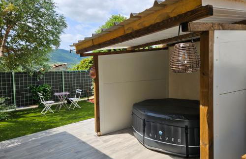 Le Coin Charmant - vue montagnes et jacuzzi privé - Foto 19