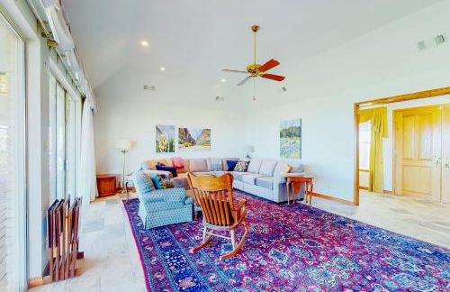 Hilltop Holiday - Foto 32