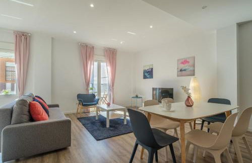 Modern, Stylish & Comfortable Apartment - Photo 7