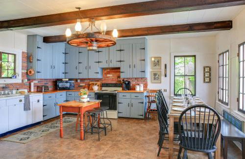 Authentic 1912 Adirondack Lake Camp with Fire Pit - Foto 9