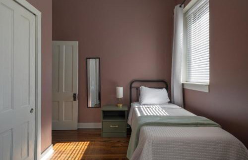 Blushing Pink Manor! Off Frankfort Ave! 8 BR! - Foto 17