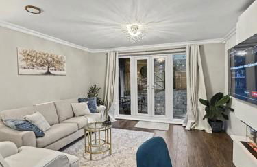 Entire home Sleeps 5 guest 5 mins fromMCR City - Foto 1