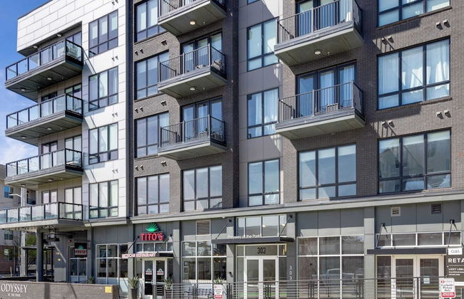 New Modern 2bdr in Walkable Midtown w/ Gym, Pool Honkey-tonk by Avantstay - Foto 40