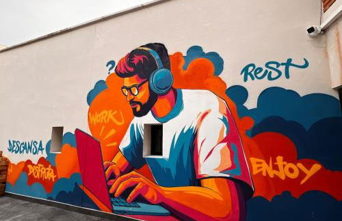 R10 Trabajo Descanso Premium Junto a Metro Madrid - Photo 4