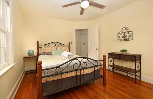 Dog Friendly Lakeside Escape with Hammock and Fire Pit - Foto 8