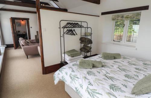 Swallow's Nest - Photo 7