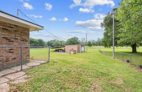 Cajun Stays Cozy 3BR Ranch Near Lafayette with WiFi and Parking - Foto 14