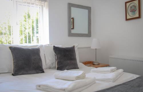 Contractor Friendly 2-Bed - Fast Wi-Fi & Netflix - Photo 21