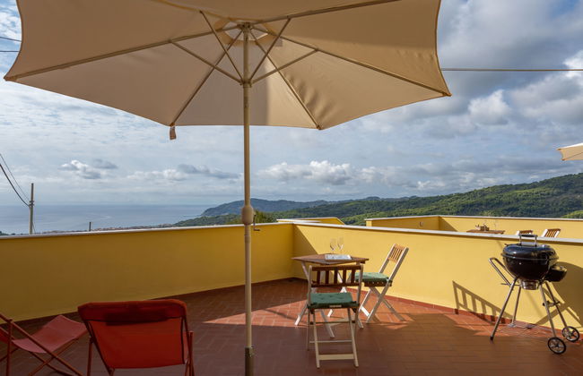 3 bedroom Apartment in San Bartolomeo al Mare - Photo 2