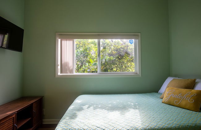 Hale Honu 2 Bedroom Home by RedAwning - Photo 6