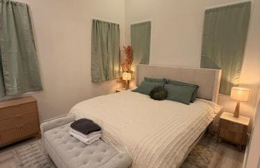 The Onyx - Walk to Falls, Hot Tub, Resort Access, Luxe Approved - Foto 5