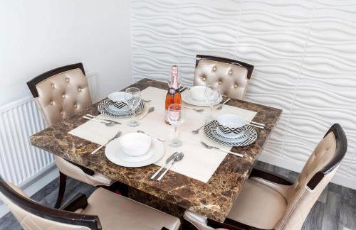 Charming 3 Bedroom Home with Garden near Doncaster - Foto 30