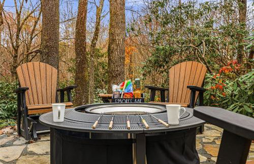 Blowing Rock Cabin Hot Tub Lake & Trout Stream 3 King Suites 2 Fireplaces - Foto 25