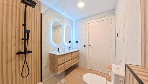 Style and Comfort in Latina, Home for 4 - Foto 3, Shower