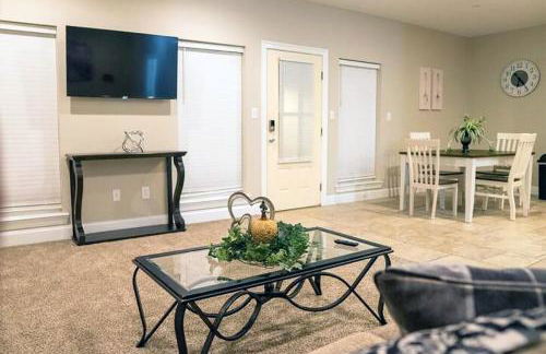 Bright & Cozy Dual Apartments in Moss Point -AB- - Foto 36