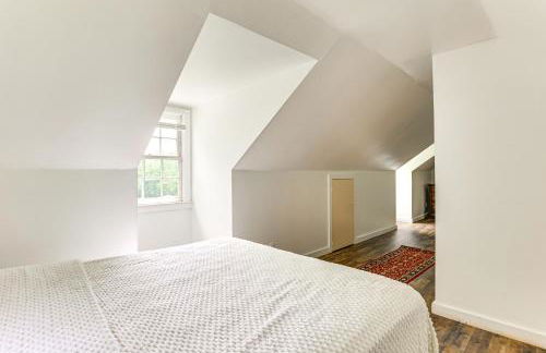 Near Shops and Parks Dog-Friendly Maryland Gem - Photo 19