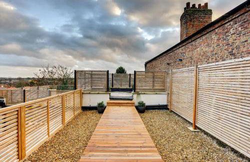 The Penthouse - Allocated Parking with City Views - Foto 23