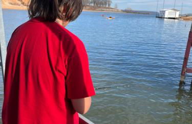 Owl Hoot Lake Retreat- Dock, beach & wooded haven! - Foto 13