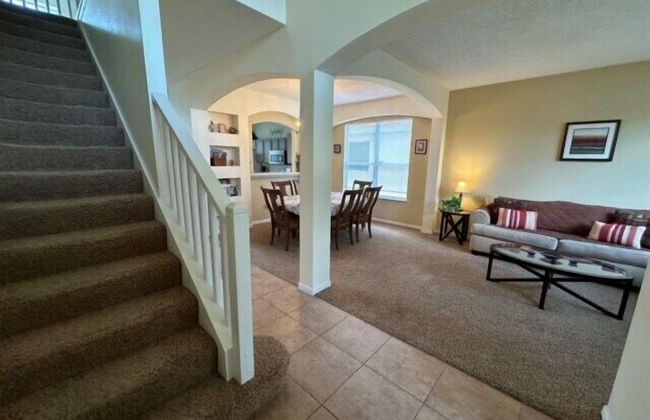 South Facing Pool Home - Room for the Whole Family! - Photo 17